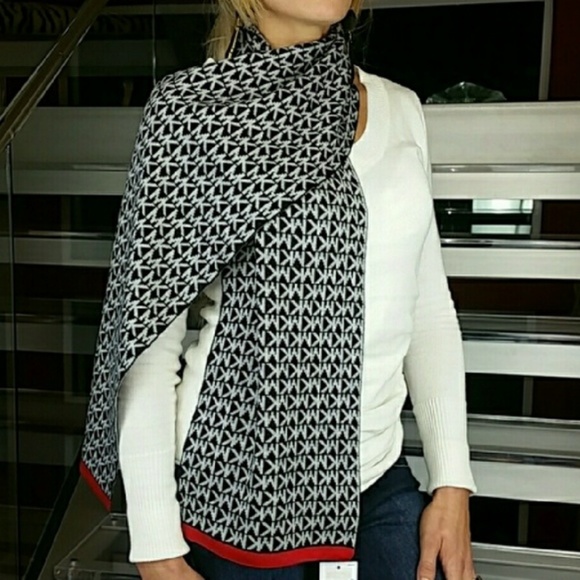 ❤LAST 1❤ MICHAEL KORS SCARF -PRICE FIRM - Picture 2 of 4